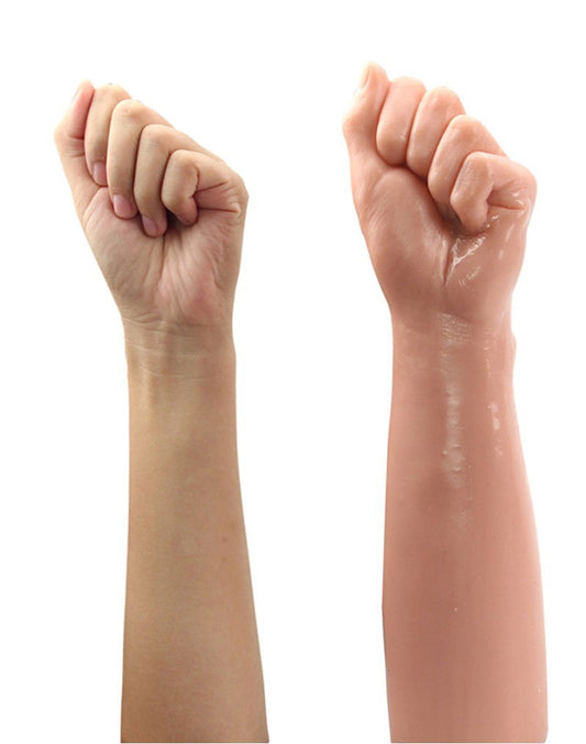 LoveToy King-Sized Realistic Bitch Fist 30,5 cm (Ø 7,5 cm) – Nude